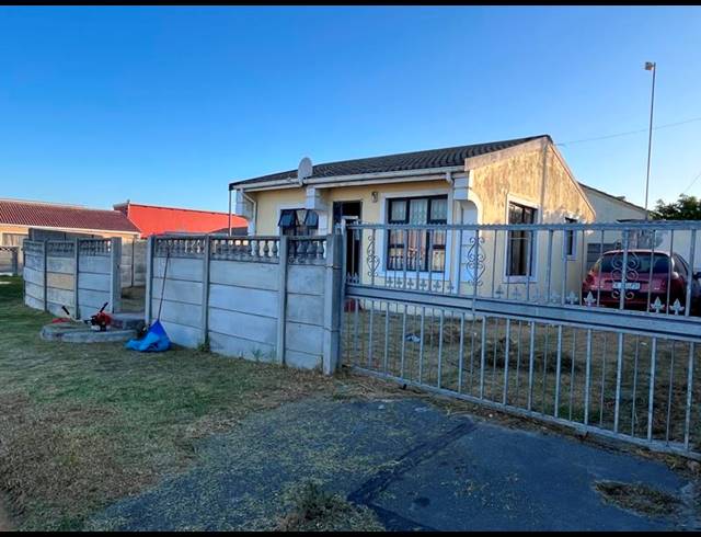 2 BEDROOM HOUSE FOR SALE IN IKWEZI PARK